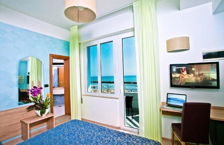 Levante Hotel 4*